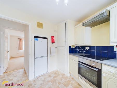 2 bedroom Flat to let in Manor Court, Fenny Compton, CV47