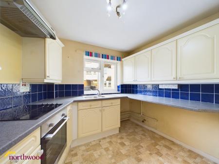 2 bedroom Flat to let in Manor Court, Fenny Compton, CV47