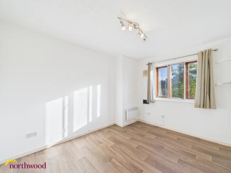 1 bedroom Flat to let in Parklands, Banbury, OX16