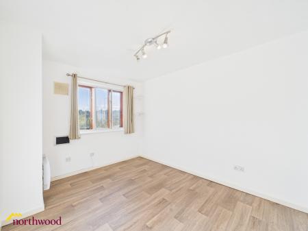 1 bedroom Flat to let in Parklands, Banbury, OX16