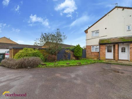 1 bedroom Semi-detached house for sale in Chichester Walk, Banbury, OX16