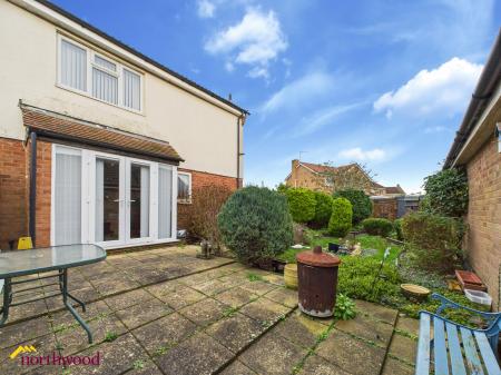 1 bedroom Semi-detached house for sale in Chichester Walk, Banbury, OX16