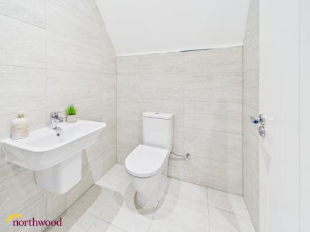 4 bedroom Semi-detached house for sale in Bailey Road, Banbury, OX16