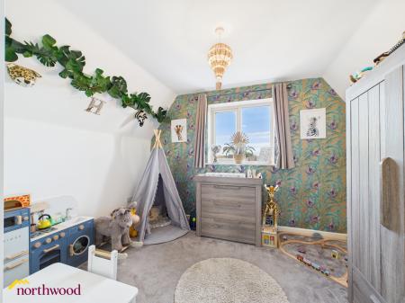 4 bedroom Semi-detached house for sale in Bailey Road, Banbury, OX16