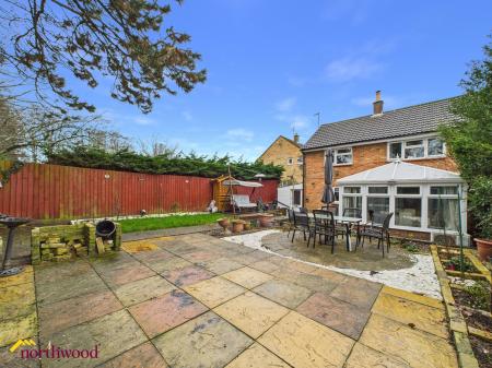 3 bedroom End of terrace house for sale in Deacon Way, Banbury, OX16