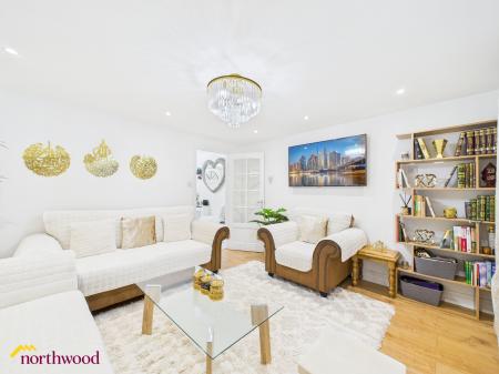 3 bedroom End of terrace house for sale in Deacon Way, Banbury, OX16