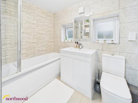 3 bedroom End of terrace house for sale in Deacon Way, Banbury, OX16