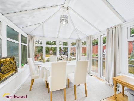 3 bedroom End of terrace house for sale in Deacon Way, Banbury, OX16