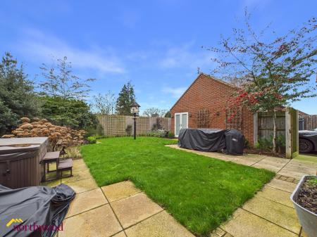 5 bedroom Detached house for sale in Reedmace Road, Banbury, OX15