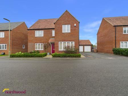 5 bedroom Detached house for sale in Reedmace Road, Banbury, OX15