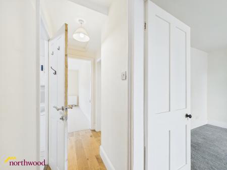 2 bedroom Flat to let in Calthorpe Road, Banbury, OX16