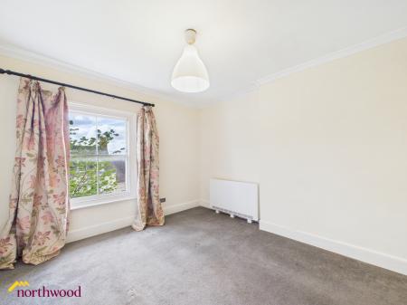 2 bedroom Flat to let in Calthorpe Road, Banbury, OX16