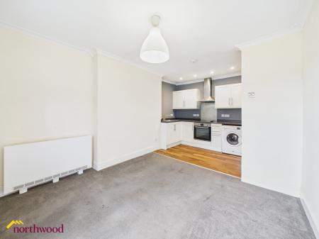 2 bedroom Flat to let in Calthorpe Road, Banbury, OX16