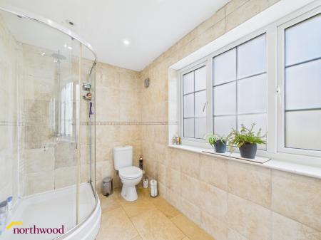 4 bedroom Detached house for sale in Greenhills Park, Bloxham, OX15