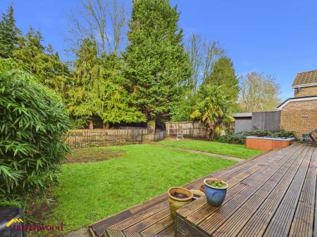 4 bedroom Detached house for sale in Greenhills Park, Bloxham, OX15