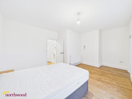 1 bedroom Flat to let in Horse Fair, Banbury, OX16