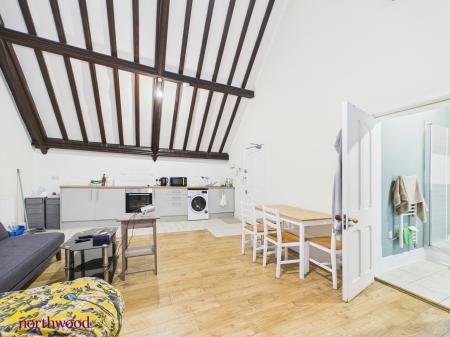 1 bedroom Flat to let in Horse Fair, Banbury, OX16