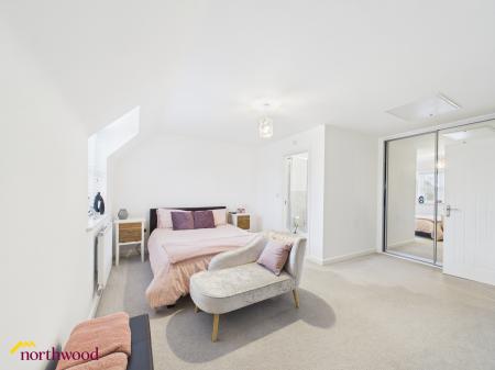 4 bedroom Semi-detached house for sale in Nickling Road, Banbury, OX16