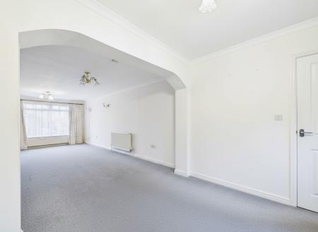 3 bedroom Semi-detached house to let in Bankside, Banbury, OX16