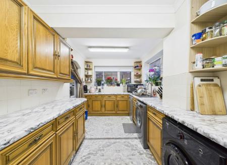 3 bedroom Semi-detached house to let in Bankside, Banbury, OX16