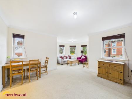 2 bedroom Flat for sale in Dashwood Road, Banbury, OX16