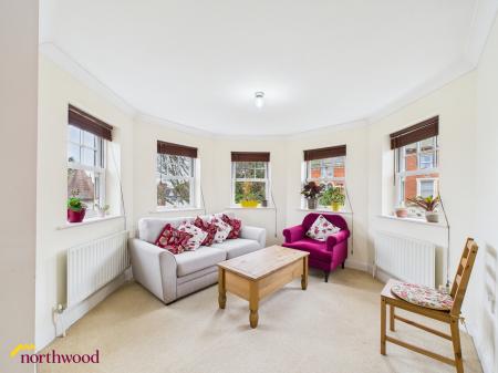 2 bedroom Flat for sale in Dashwood Road, Banbury, OX16