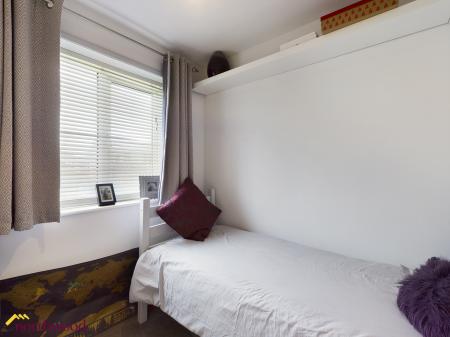 3 bedroom Semi-detached house to let in Whimbrel Way, Banbury, OX16