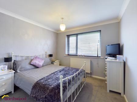 3 bedroom Semi-detached house to let in Whimbrel Way, Banbury, OX16