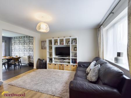 3 bedroom Semi-detached house to let in Whimbrel Way, Banbury, OX16