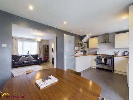 3 bedroom Semi-detached house to let in Whimbrel Way, Banbury, OX16