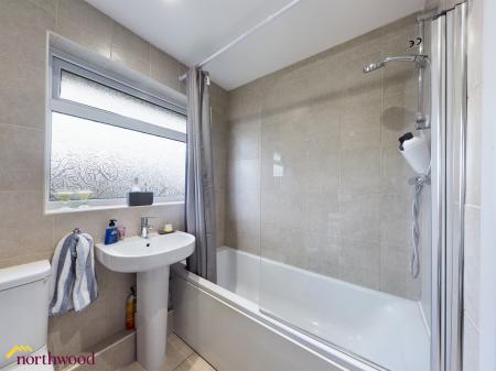 3 bedroom Semi-detached house to let in Whimbrel Way, Banbury, OX16