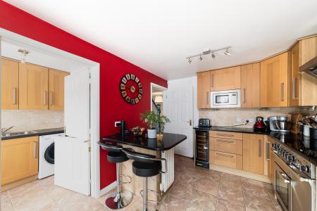 5 bedroom Detached house for sale in Sage Close, Banbury, OX16