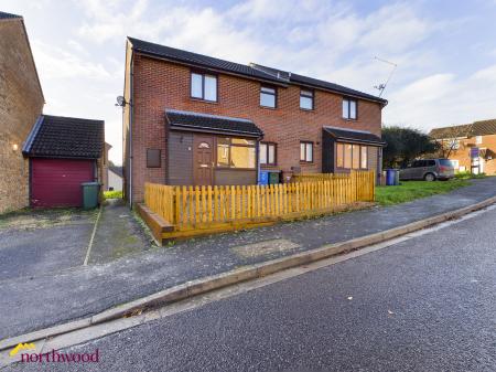1 bedroom Terraced House for sale in Daimler Avenue, Banbury, OX16