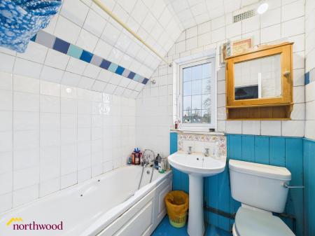 1 bedroom House share to let in Easington Road, Banbury, OX16