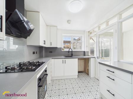 3 bedroom Semi-detached house to let in Kingsway, Banbury, OX16