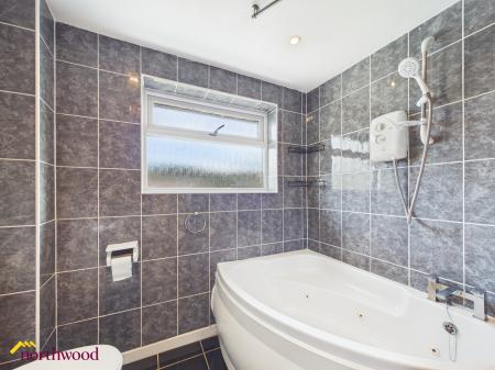 3 bedroom Semi-detached house to let in Kingsway, Banbury, OX16