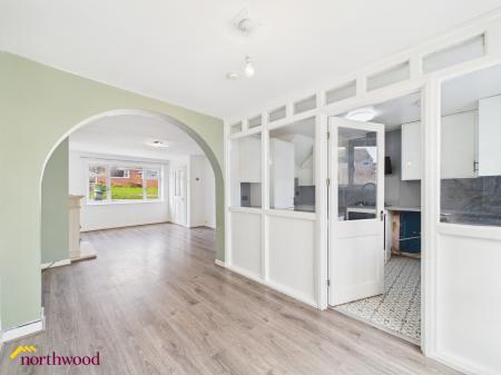 3 bedroom Semi-detached house to let in Kingsway, Banbury, OX16