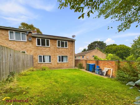 2 bedroom Maisonette to let in Old Parr Close, Banbury, OX16