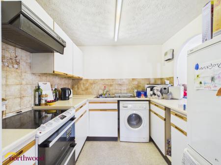 2 bedroom Flat for sale in Broome Way, Banbury, OX16