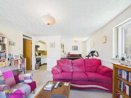 2 bedroom Flat for sale in Broome Way, Banbury, OX16