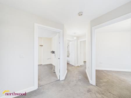 4 bedroom Terraced House for sale in Rosemary Drive, Banbury, OX16