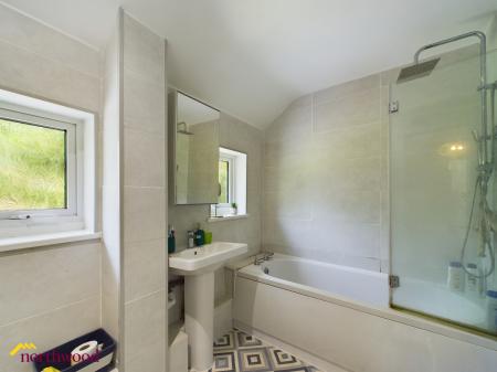 3 bedroom Terraced House for sale in Prescott Close, Banbury, OX16