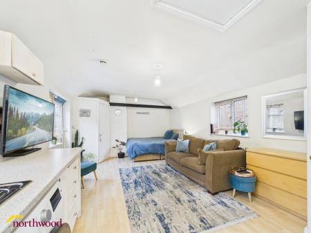 3 bedroom House for sale in Butchers Row, Banbury, OX16