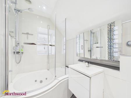 3 bedroom House for sale in Butchers Row, Banbury, OX16