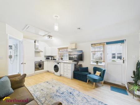 3 bedroom House for sale in Butchers Row, Banbury, OX16