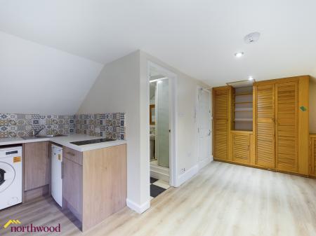 1 bedroom House share to let in Middleton Road, Banbury, OX16