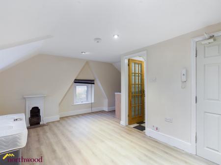 1 bedroom House share to let in Middleton Road, Banbury, OX16