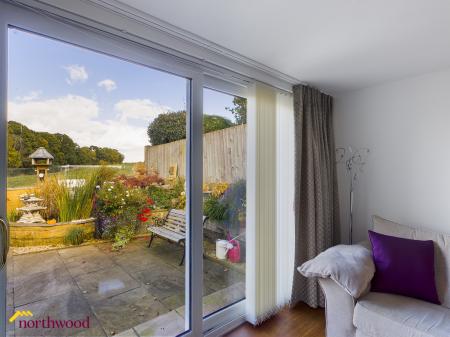 1 bedroom Studio flat to let in Danvers Road, Broughton, OX15