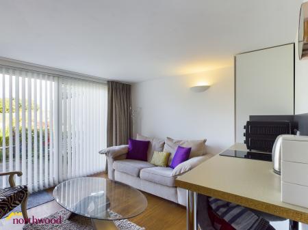 1 bedroom Studio flat to let in Danvers Road, Broughton, OX15