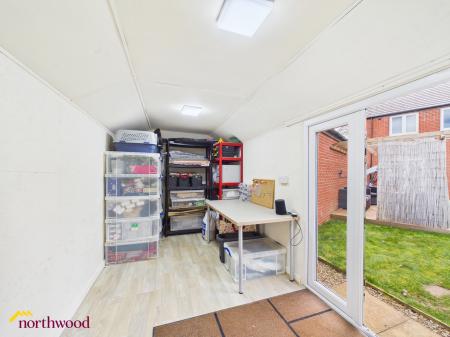 4 bedroom Detached house for sale in Bismore Road, Banbury, OX16